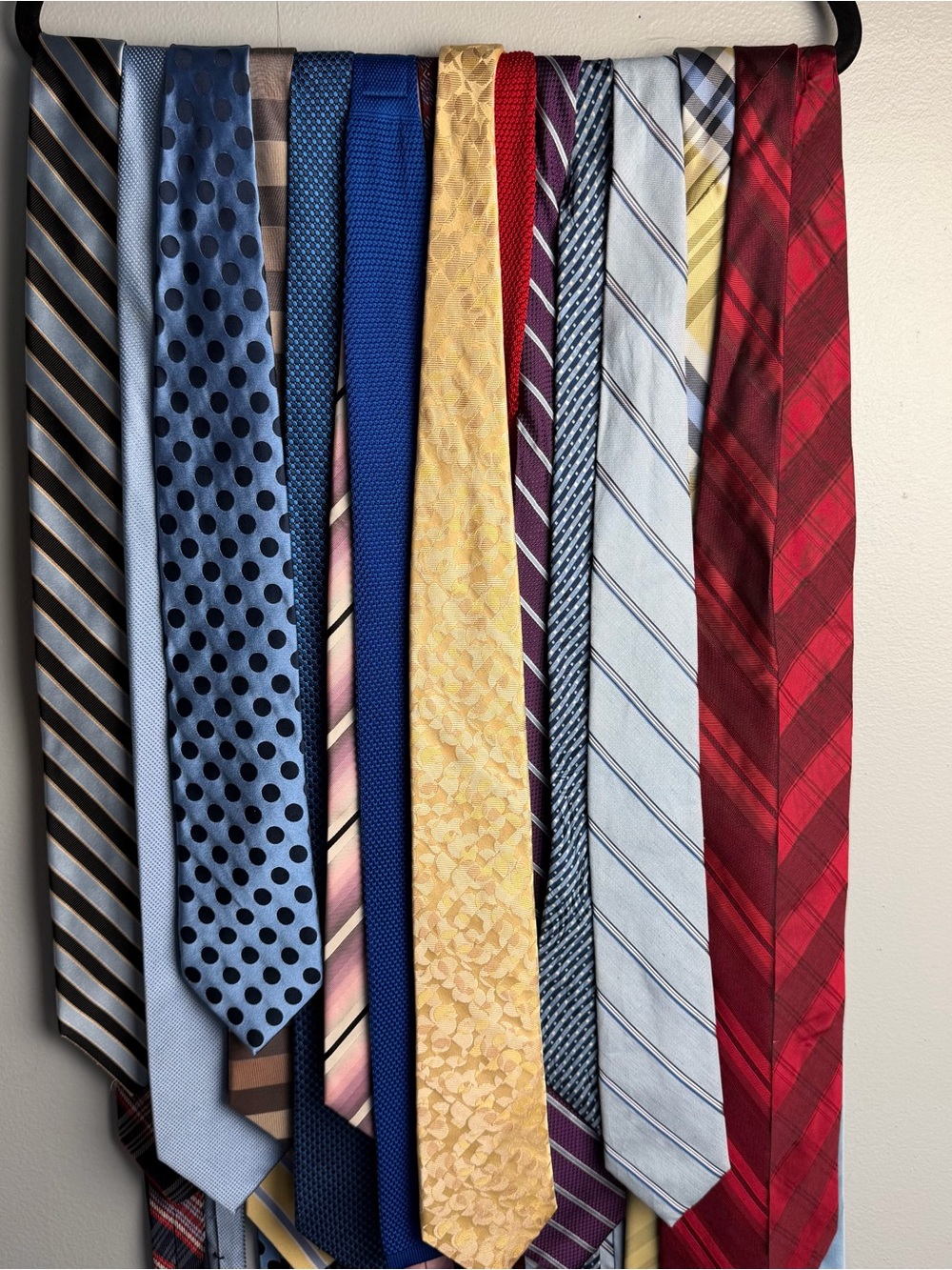 Men's Classic Neck Tie Bundle - 20 Ties